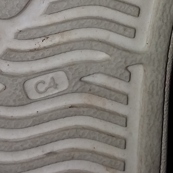 Native Shoes - Picture 2 of 7